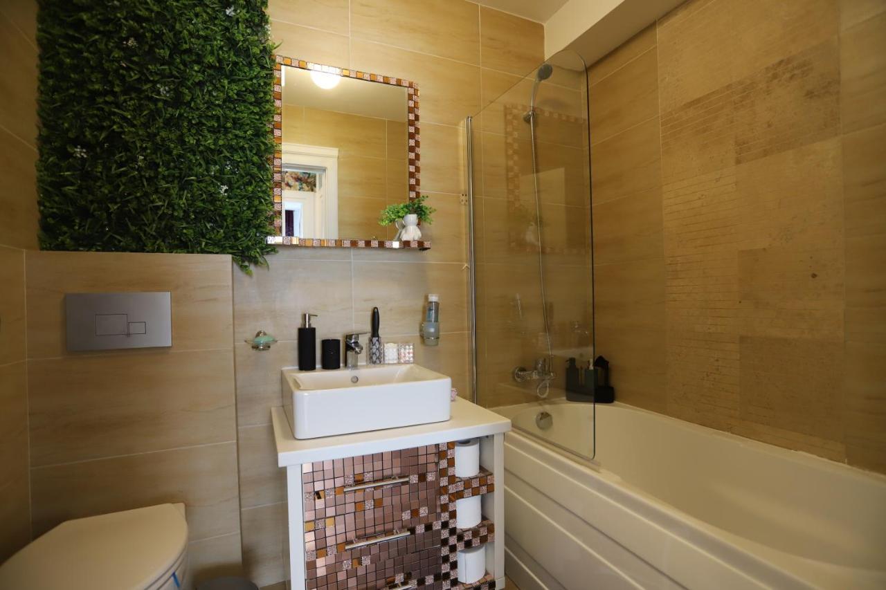 Stefanestii de Jos Apartament Beauty Smarald By Cosmopolis מראה חיצוני תמונה